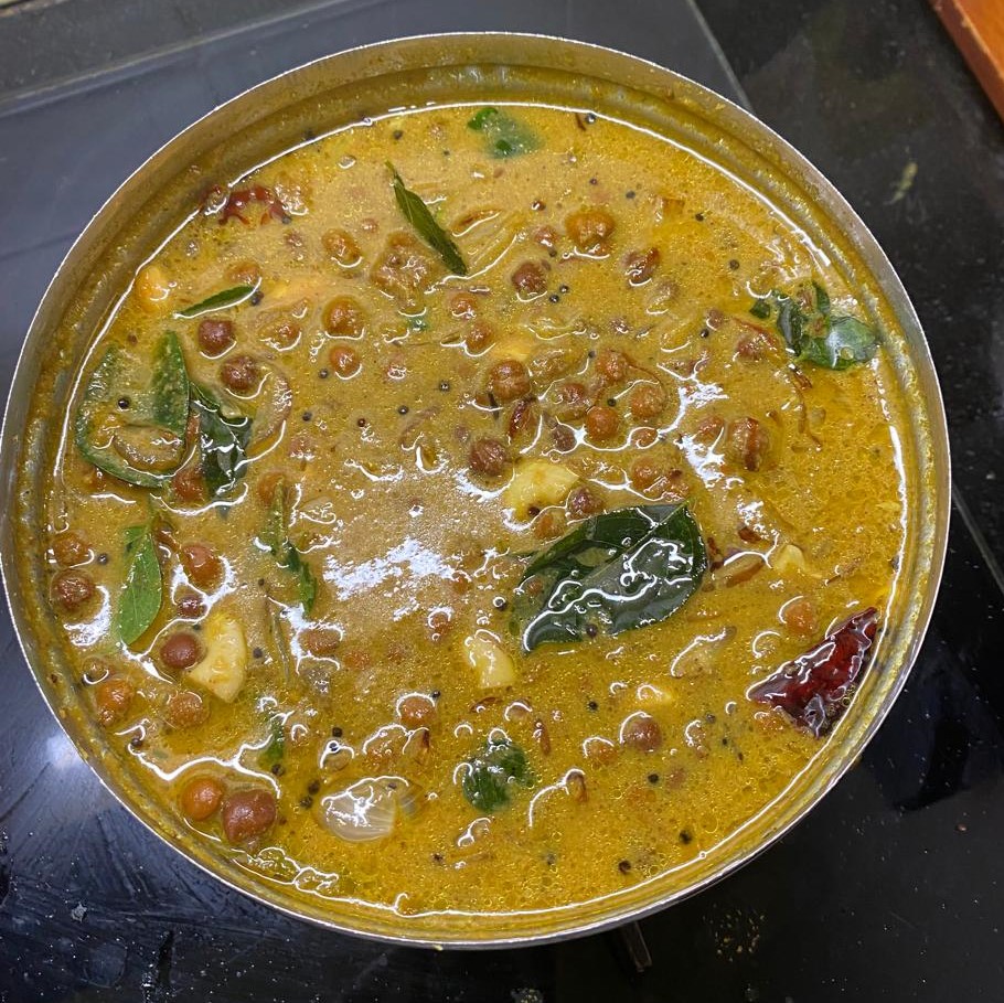 Spicy Varutha aracha kadala curry